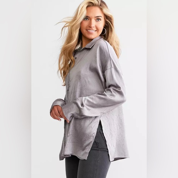 Willow & Root Satin Crinkle Blouse Size Medium - Picture 8 of 13